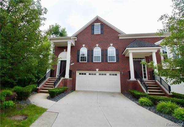 806 Red Run DR, Troy, MI 48085