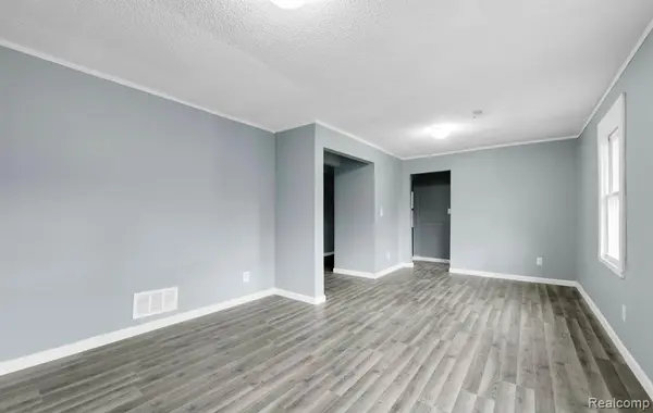 15500 Cruse ST, Detroit, MI 48227