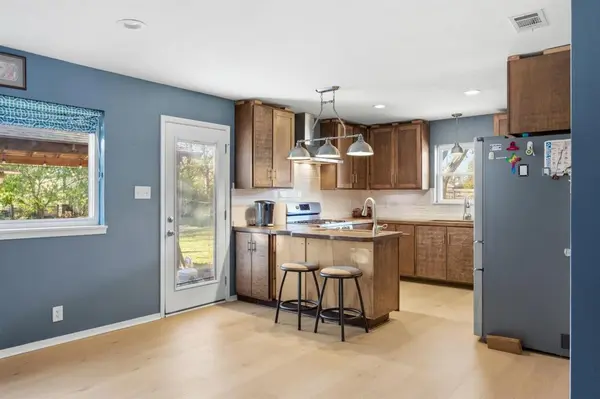 1004 Usher Street, Benbrook, TX 76126