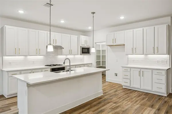 10832 Eva Mae Boulevard, Grand Prairie, TX 76065