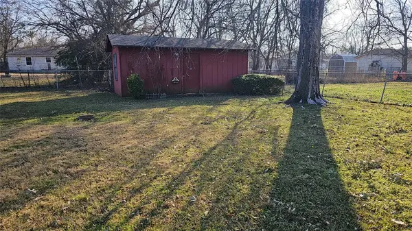 3107 Eastland Avenue, Greenville, TX 75402