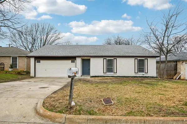 832 Cross Timbers Drive, Fort Worth, TX 76108