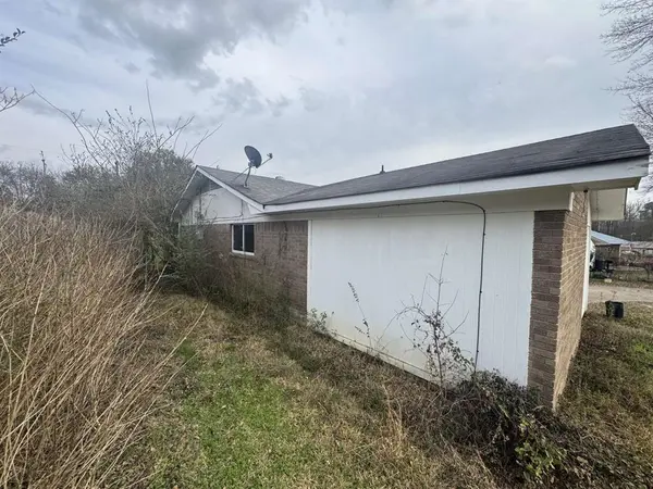 307 Gilbert Drive, Vivian, LA 71082