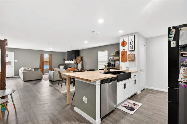 821 Sugartree Drive, Cleburne, TX 76031