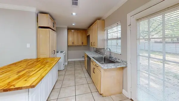 810 Pleasant Hills Drive, Dallas, TX 75217