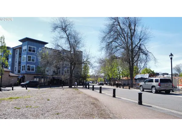 28860 SW VILLEBOIS DR N, Wilsonville, OR 97070