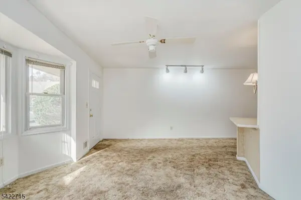 79 Carriage Ln, Sparta Twp., NJ 07871