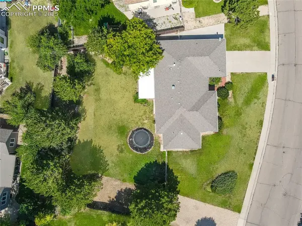 204 Bridle TRL, Pueblo, CO 81005