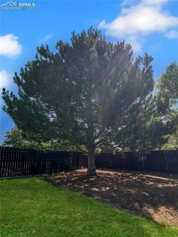 204 Bridle TRL, Pueblo, CO 81005