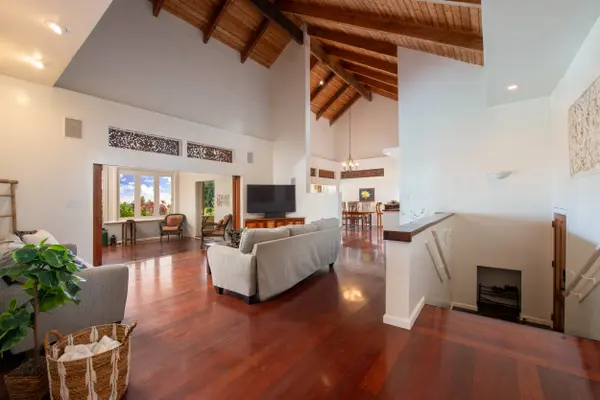 44-2325 MIDDLE RD, Honokaa, HI 96727