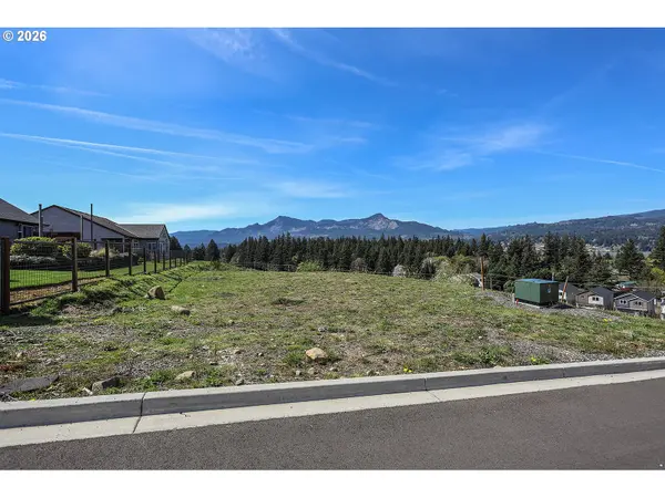 Manchester Dr Lot 83, Cascade Locks, OR 97014