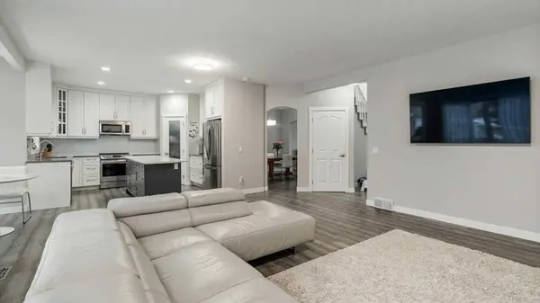 39 Mt Douglas PT SE, Calgary, AB T2Z 3J6