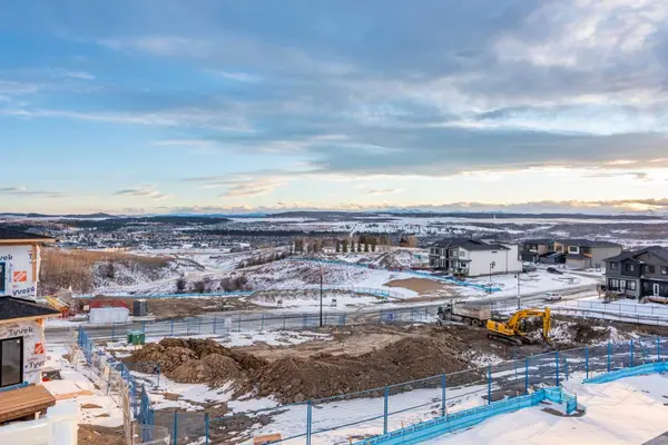 80 Heritage MNR, Cochrane, AB T4C 3K8