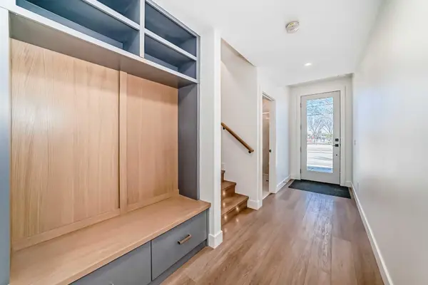 305 18 ST NW, Calgary, AB T2N4J7