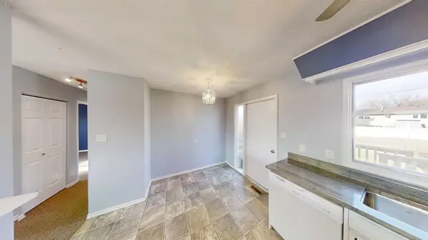 9256 111 AVE, Grande Prairie, AB T8V3G2