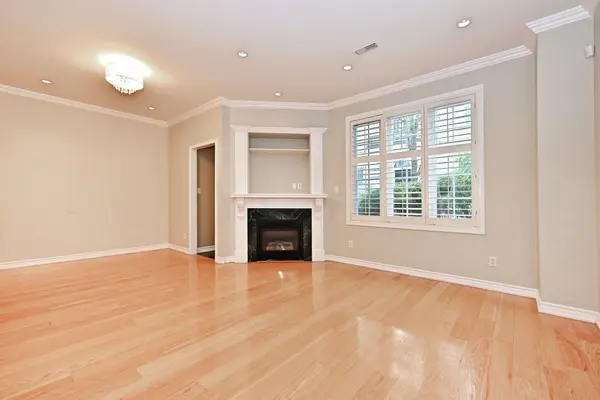 37 Avondale AVE #505, Toronto C14, ON M2N 7C1