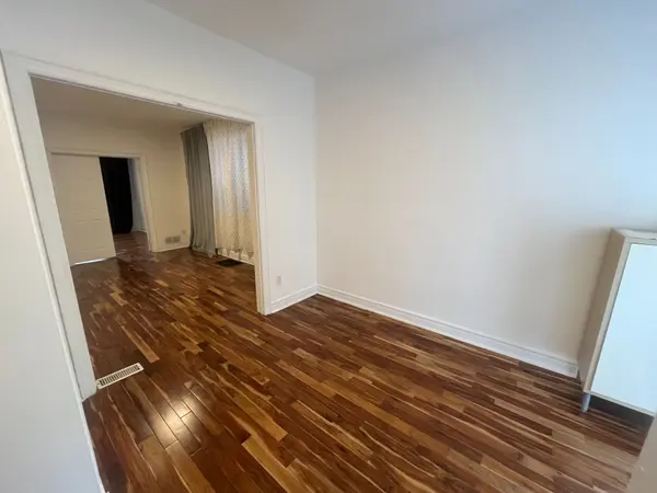 91 Dovercourt RD #Main, Toronto C01, ON M6J 3C2