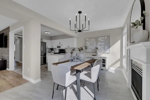 31 Brownstone CRES, Clarington, ON L1E 2Y1