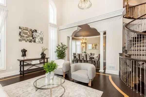 369 Toyne Vale RD, Pickering, ON L1W 2G9