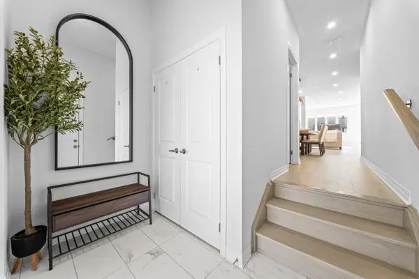 15 Landolfi WAY, Bradford West Gwillimbury, ON L3Z 4L6