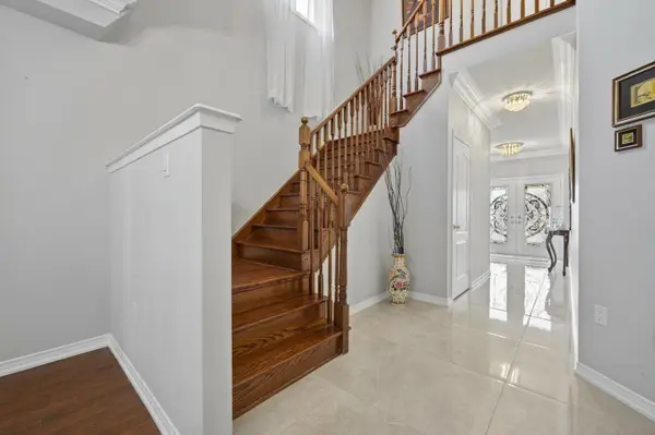 154 Richardson CRES, Bradford West Gwillimbury, ON L3Z 0N5