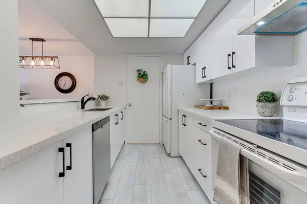 75 Ellen (for sale) ST #207, Barrie, ON L4N 7R6