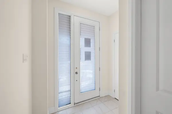 20 Daffodil RD, Springwater, ON L0L 1Y3