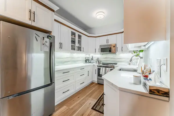 200 Collier ST #104, Barrie, ON L4M 1H7