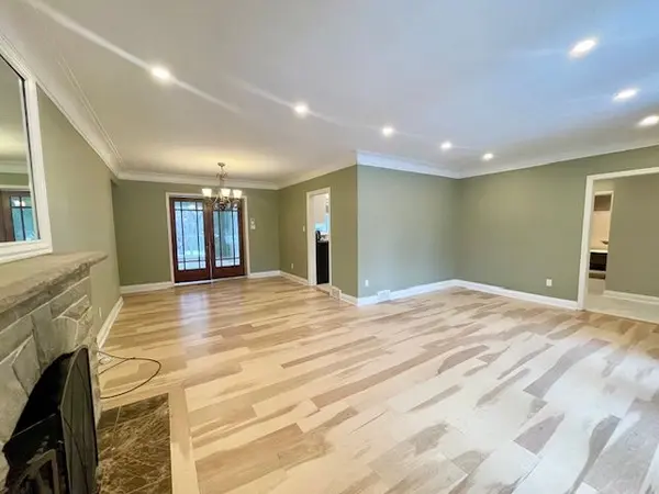 425 River Side DR, Oakville, ON L6K 3N6