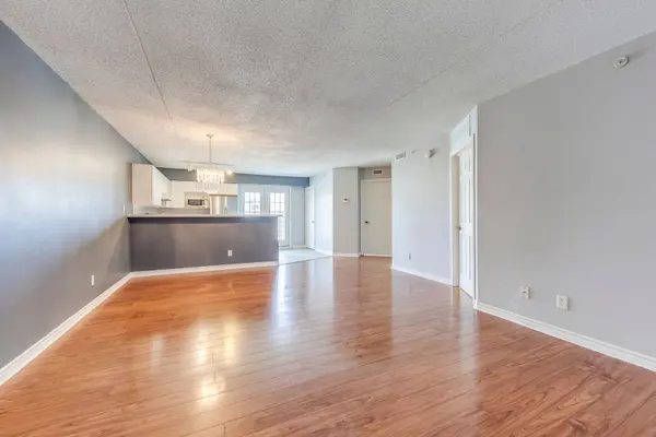 1411 Walkers Line #302, Burlington, ON L7M 4P5