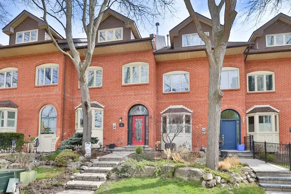 45 Tradewind DR, Oakville, ON L6L 6K9