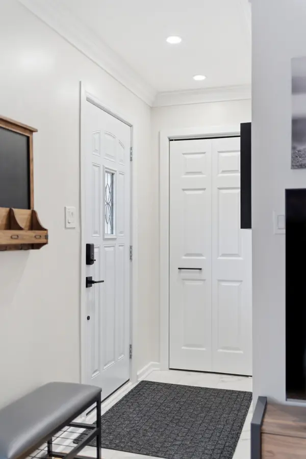 35 Mikel AVE, Belleville, ON K8N 2J1