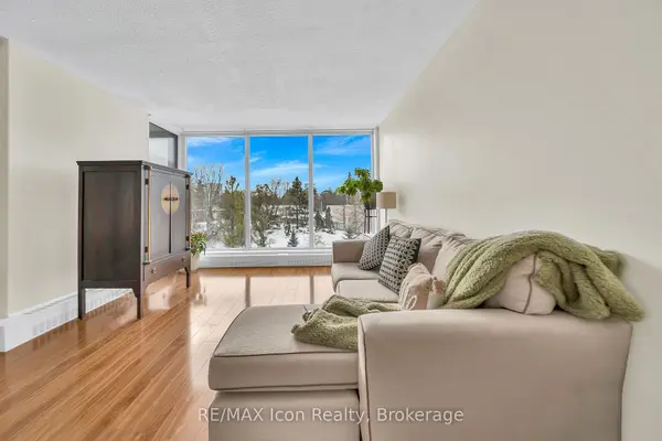 19 Woodlawn RD E #303, Guelph, ON N1H 7B1