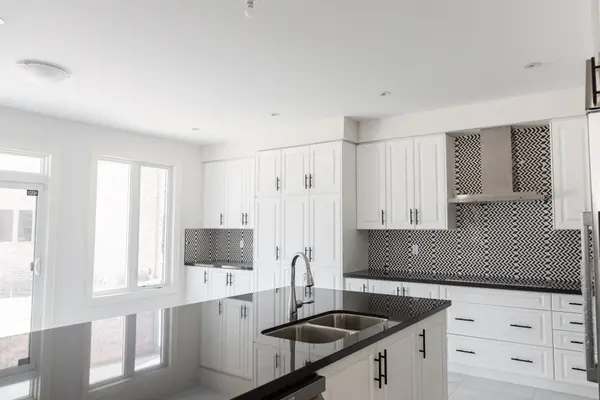 406 Humphrey ST, Hamilton, ON L8B 1X5