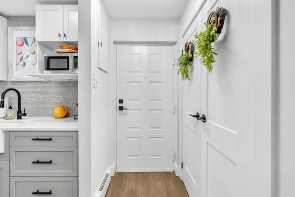 133 Ontario ST #207, Cobourg, ON K9A 3B4