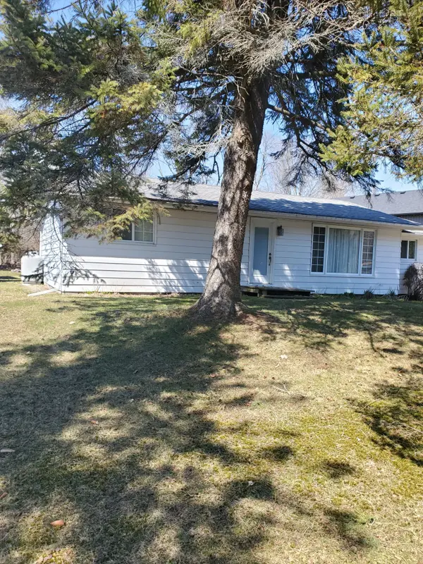 112 Parkview RD, Prince Edward County, ON K0K 1L0