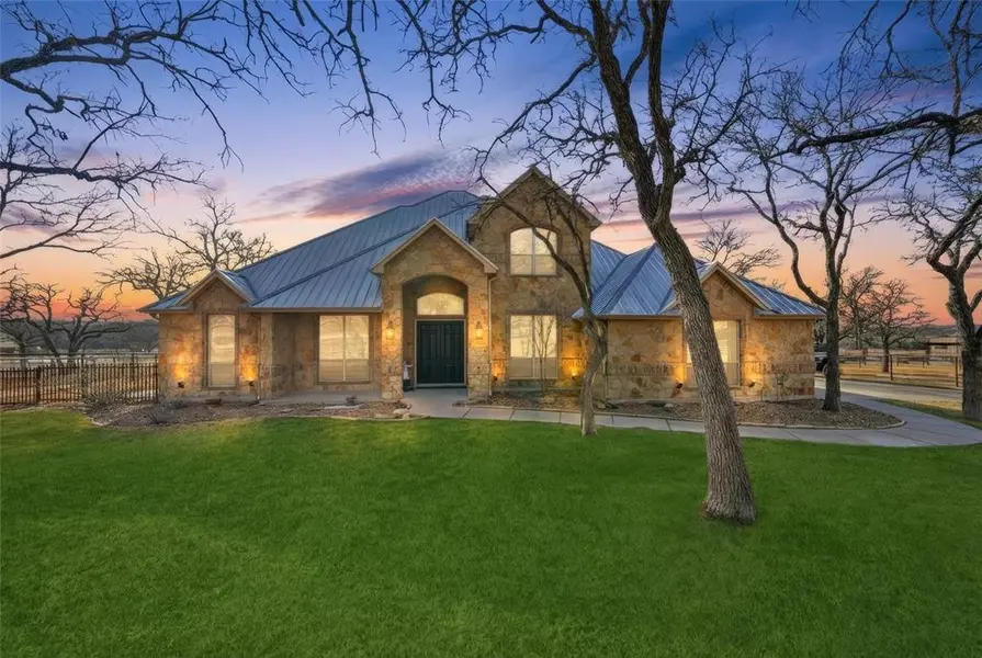 137 Silver Saddle Circle, Weatherford, TX 76087