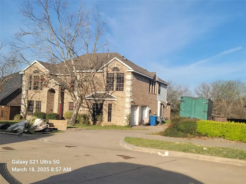 417 Silver Creek Drive, Desoto, TX 75115