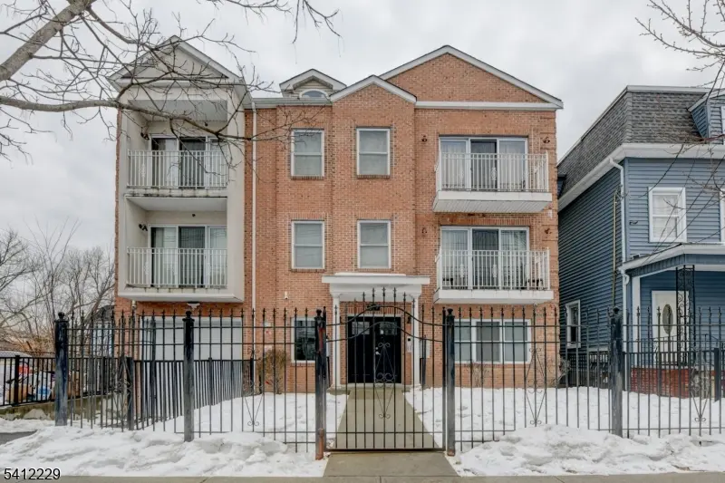 219 Summer Ave, Newark City, NJ 07104