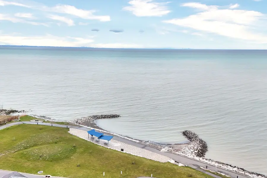 79 Esplanade LN, Grimsby, ON L3M 0H2