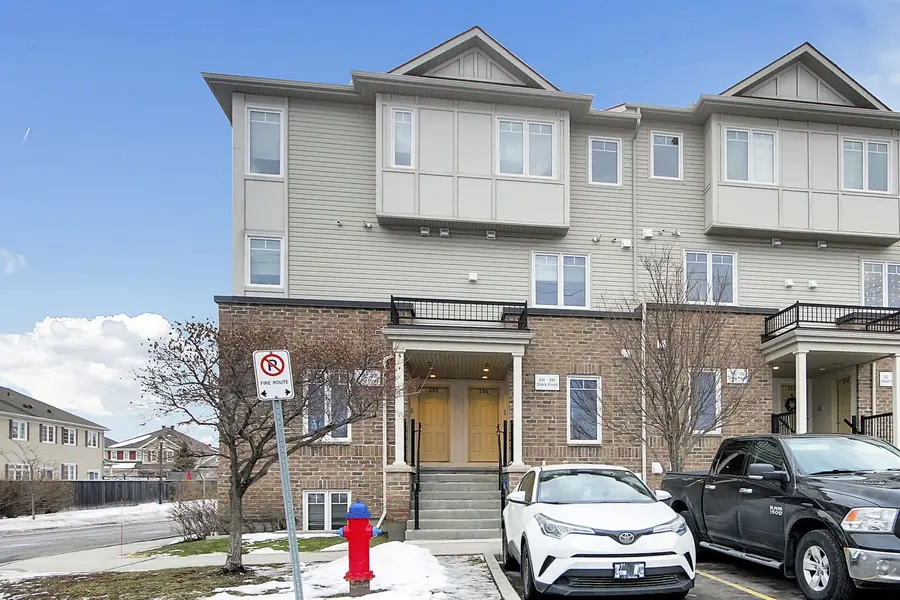 204 Shanly Private #41, Barrhaven, ON K2J 5X6