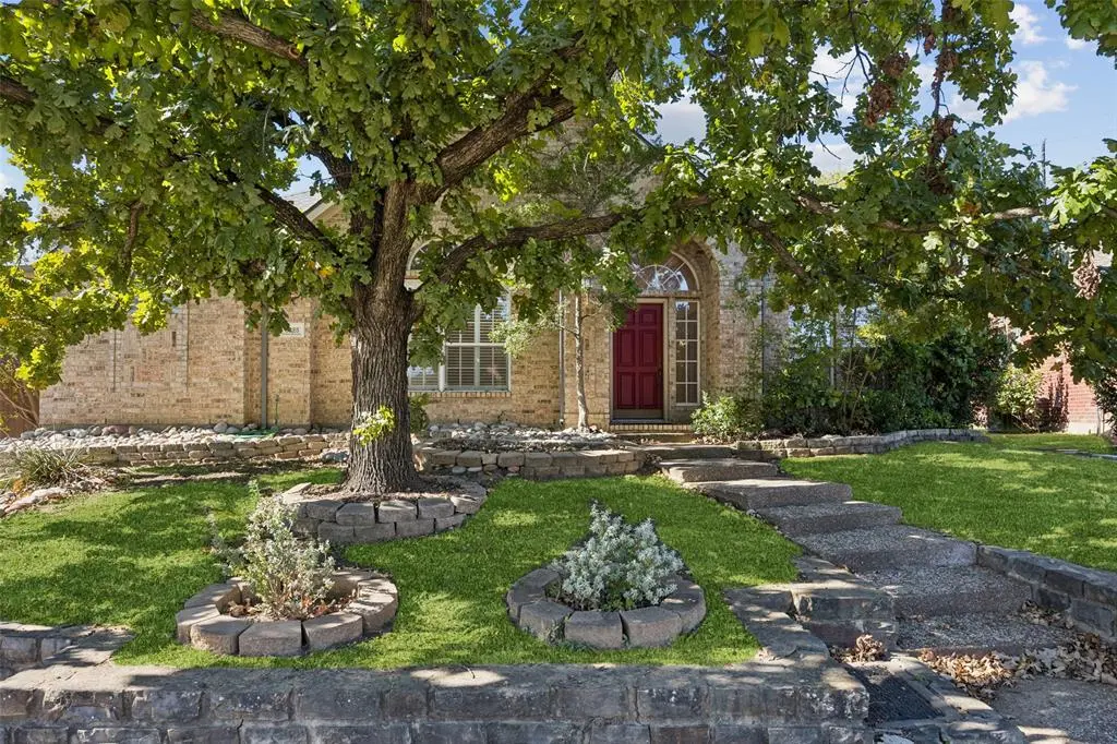 9325 Vista Circle, Irving, TX 75063