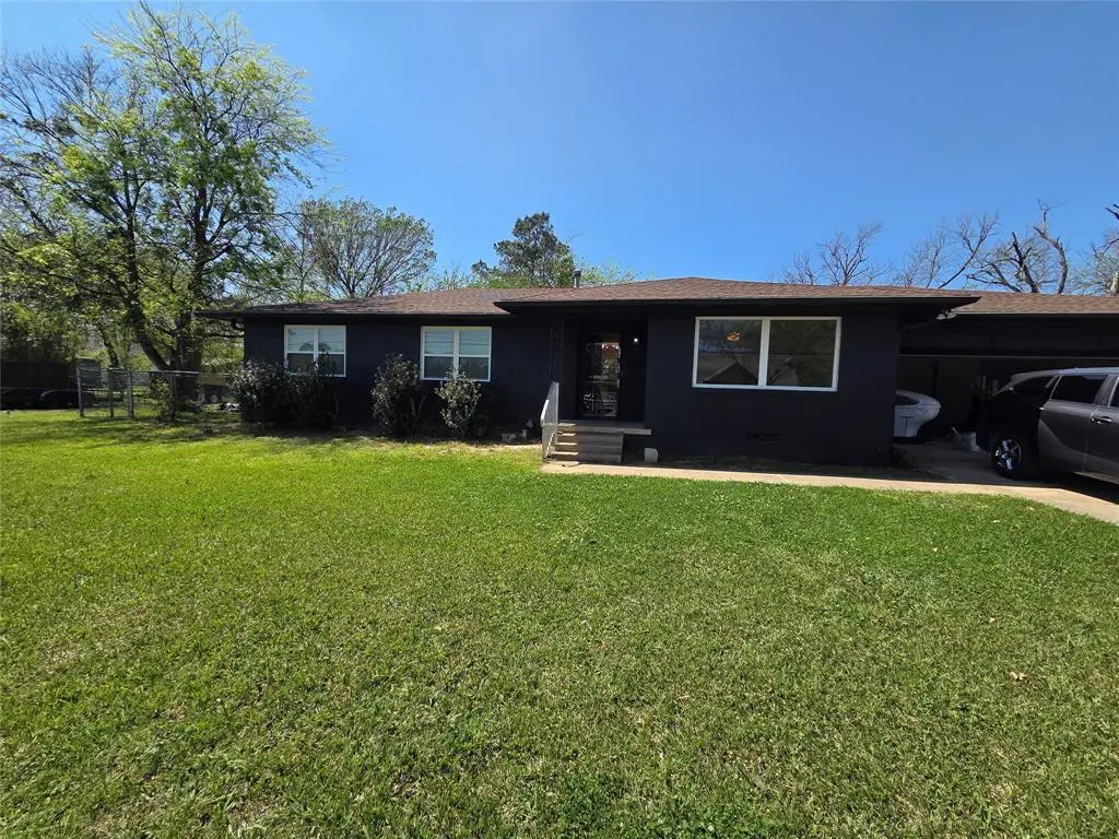 501 White Street, Whitesboro, TX 76273