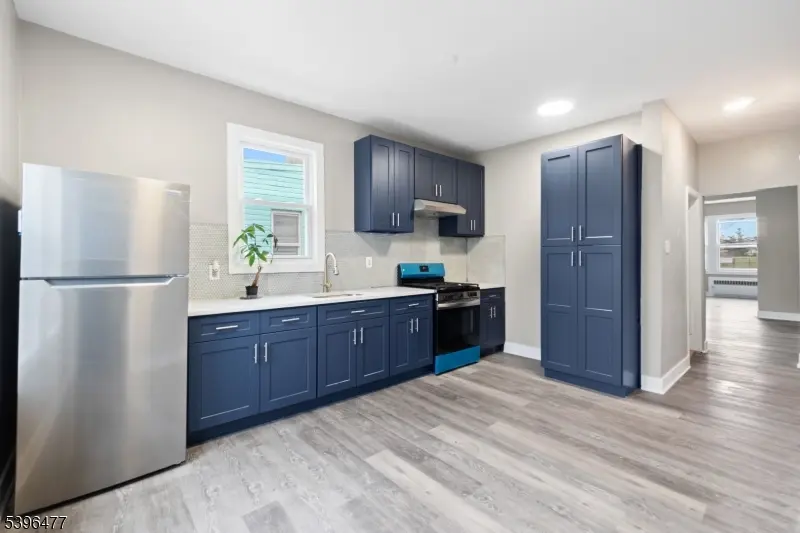 337 Leslie St, Newark City, NJ 07112