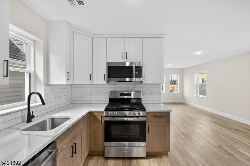 455 Fulton St #2, Elizabeth City, NJ 07206