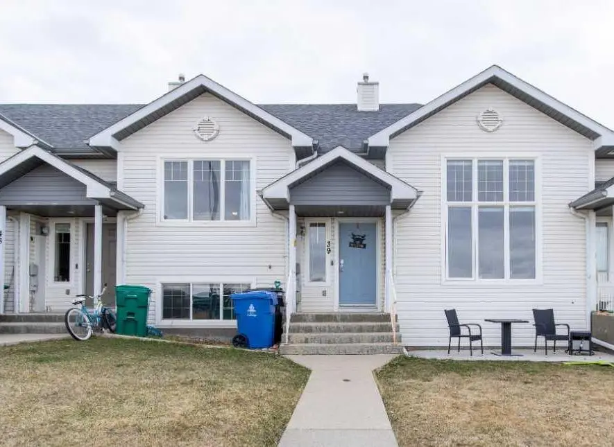 39 Blackfoot BLVD W, Lethbridge, AB T1K 7N7