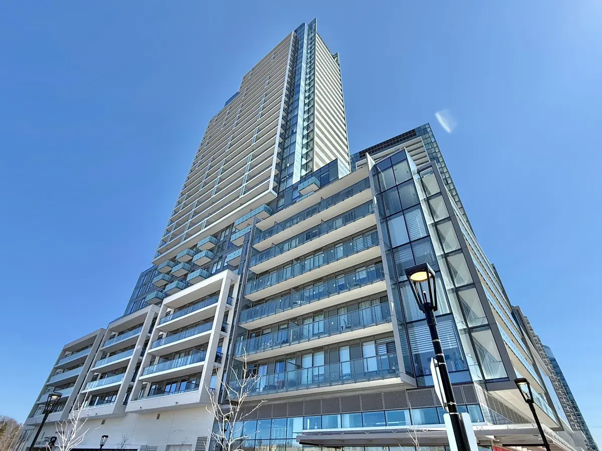 7 Golden Lion HTS #N1013, Toronto C14, ON M2M 0C1