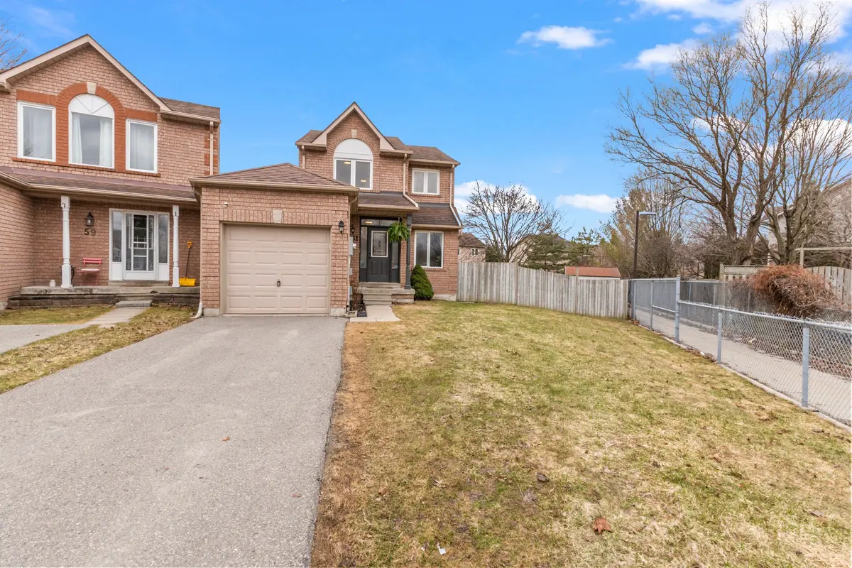 61 Fry CRES, Clarington, ON L1C 4Y3