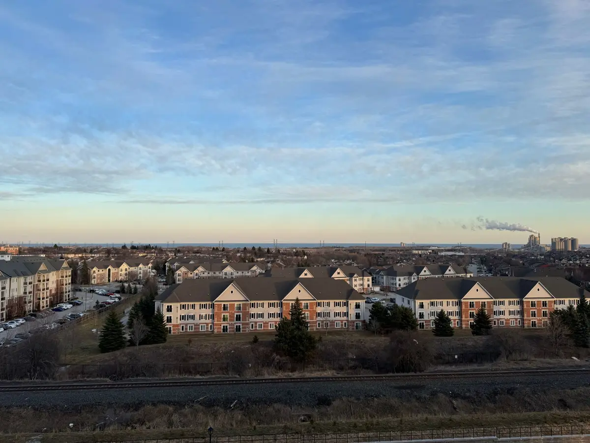 51 Clarington BLVD #803, Clarington, ON L1C 0H6