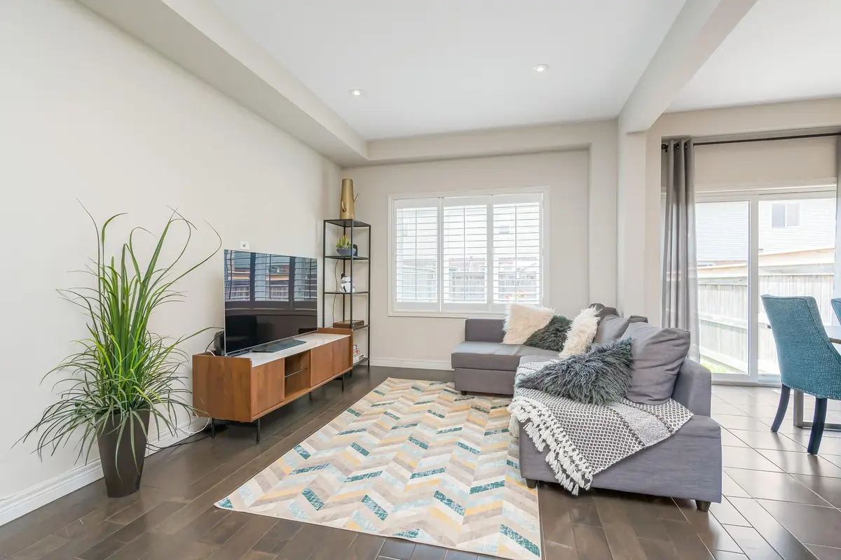 27 Hitching Post RDG, Hamilton, ON L0R 1C0